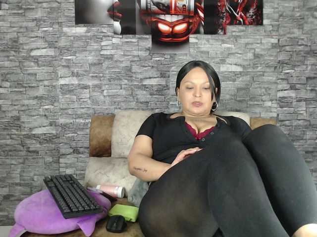 Danna-Paolaa's BongaCams show and profile