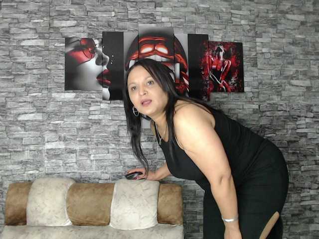 Danna-Paolaa's BongaCams show and profile