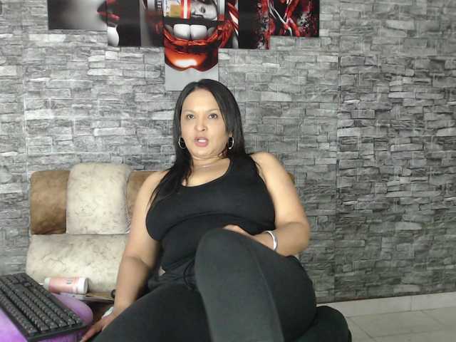 Danna-Paolaa's BongaCams show and profile