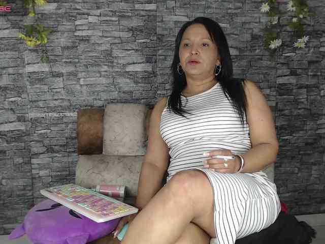 Danna-Paolaa webcam