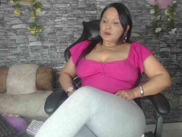 Danna-Paolaa webcam