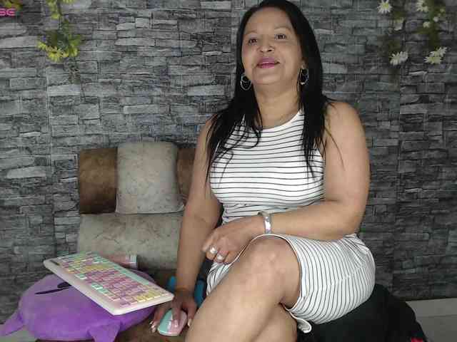 Danna-Paolaa webcam