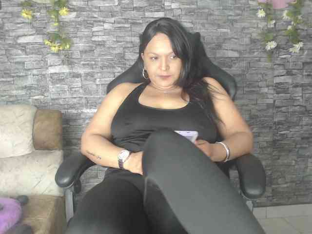 Danna-Paolaa webcam