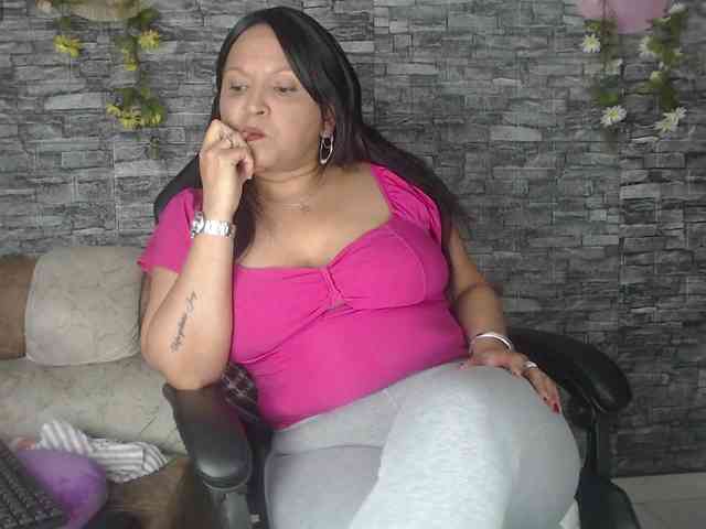 Danna-Paolaa webcam