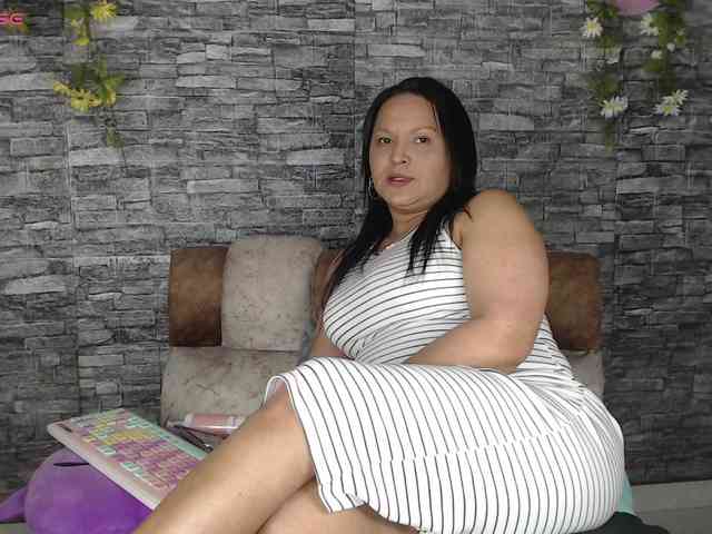 Danna-Paolaa webcam