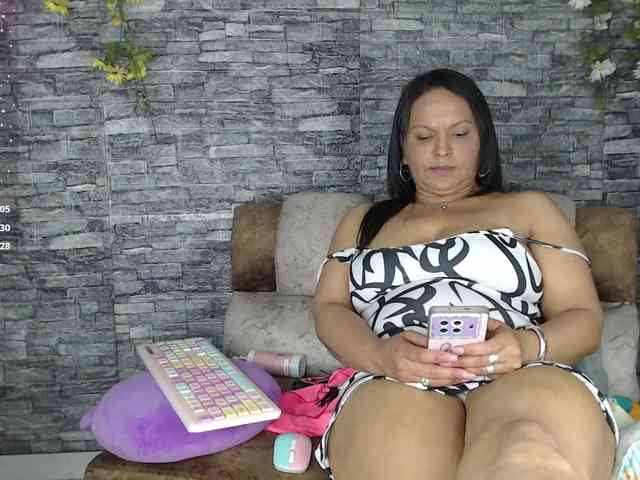 Danna-Paolaa webcam