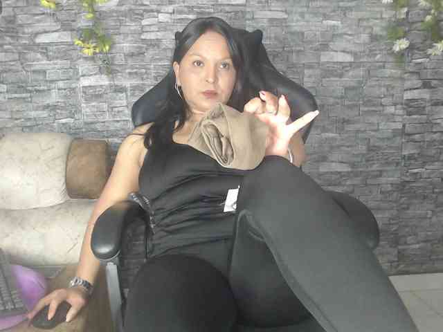 Danna-Paolaa webcam