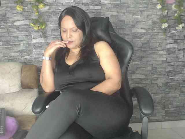 Danna-Paolaa webcam