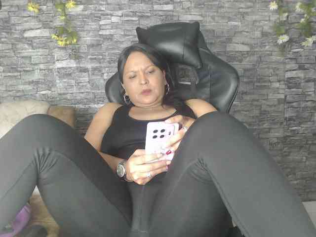 Danna-Paolaa webcam