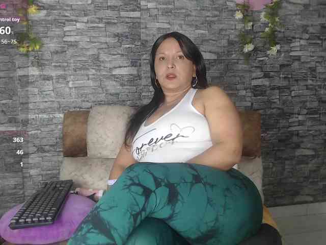 Danna-Paolaa webcam