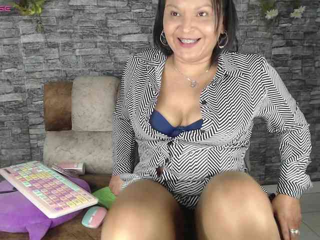 Danna-Paolaa webcam