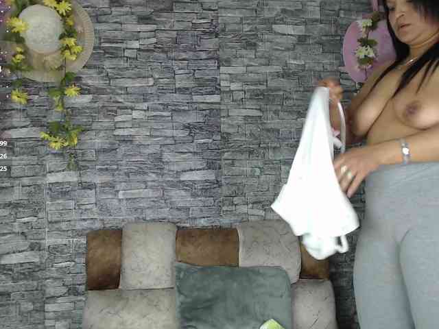 Danna-Paolaa webcam