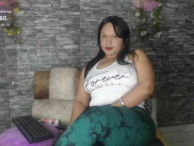 Danna-Paolaa webcam