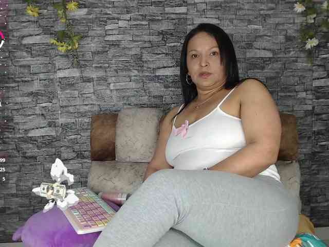 Danna-Paolaa webcam