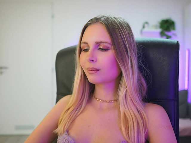 catecrago's BongaCams show and profile