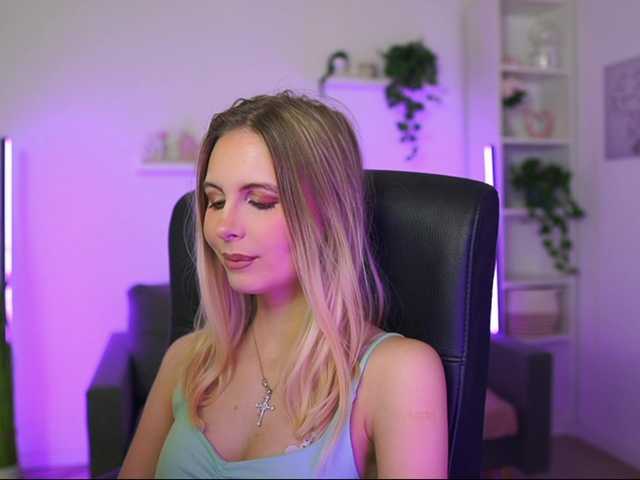 catecrago's BongaCams show and profile