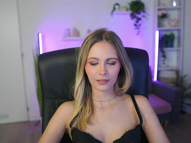 catecrago's BongaCams show and profile