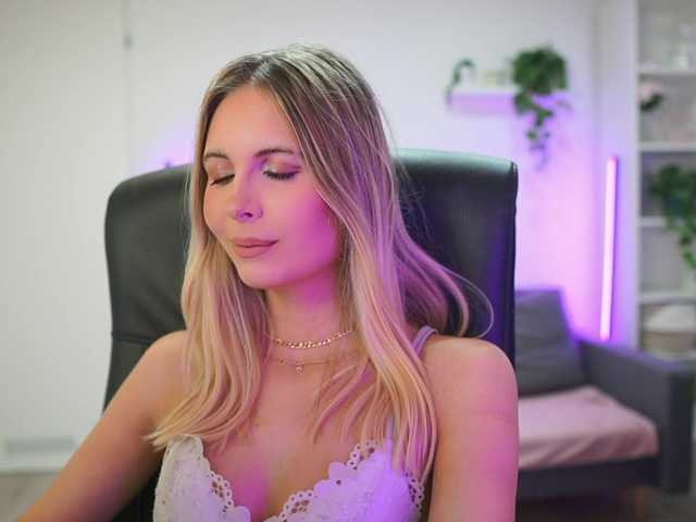 catecrago's BongaCams show and profile