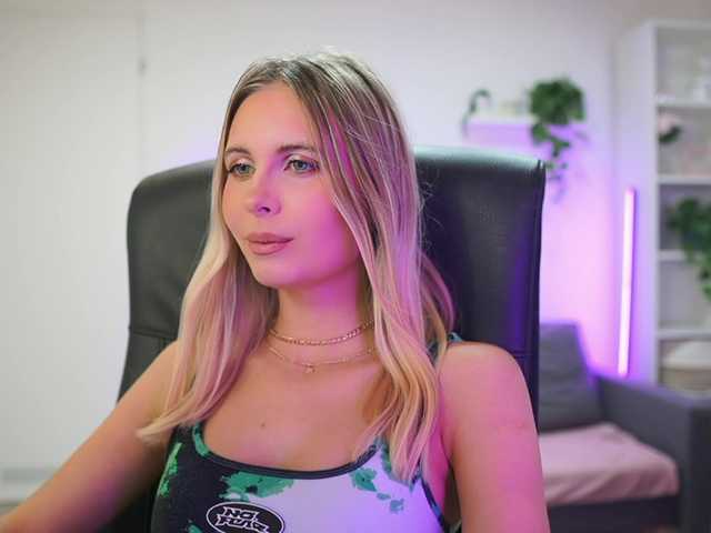 catecrago's BongaCams show and profile