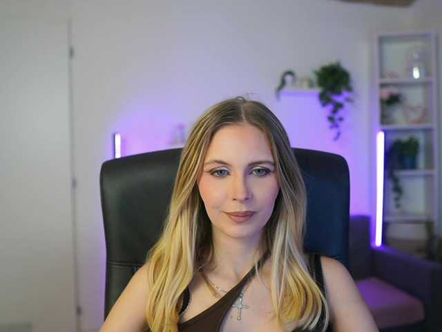 catecrago's BongaCams show and profile