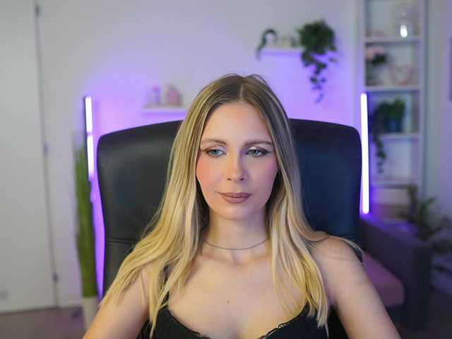 catecrago's BongaCams show and profile