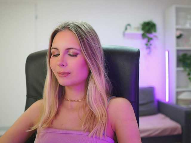 catecrago's BongaCams show and profile