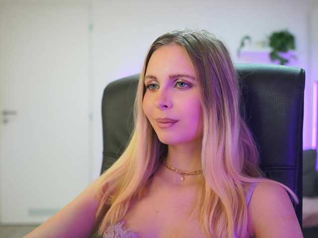 catecrago's BongaCams show and profile