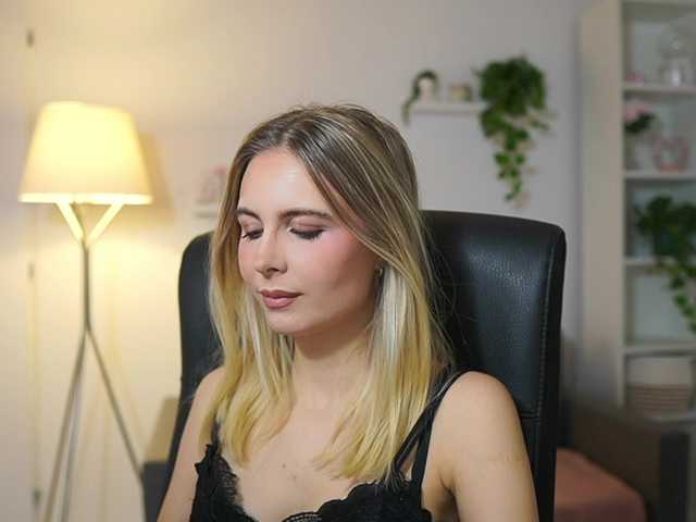 catecrago's BongaCams show and profile