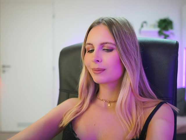 catecrago's BongaCams show and profile