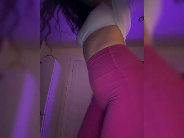 FeeBee's BongaCams show and profile