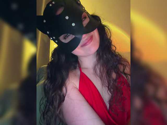 FeeBee's BongaCams show and profile