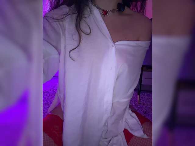 FeeBee's BongaCams show and profile