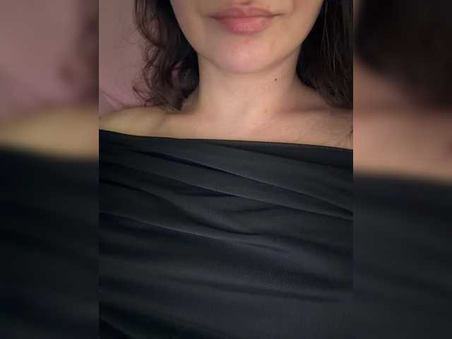 FeeBee's BongaCams show and profile