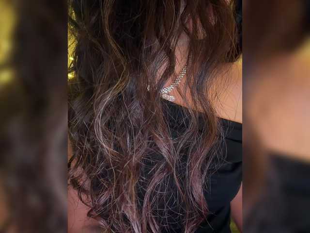 FeeBee's BongaCams show and profile