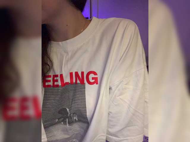 FeeBee's BongaCams show and profile