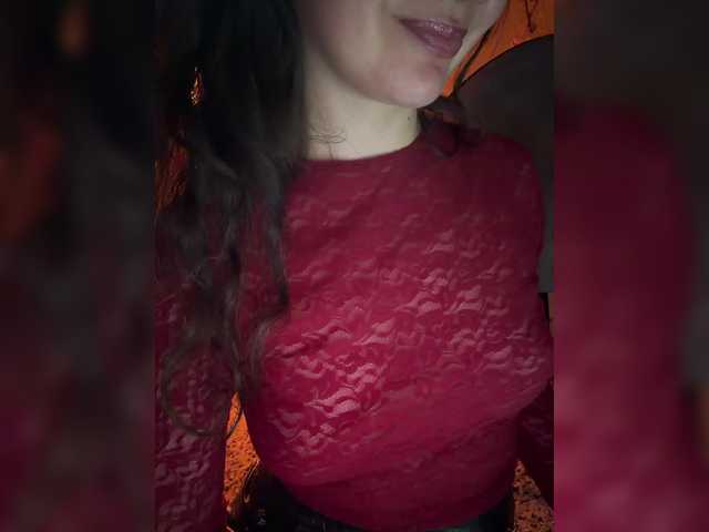 FeeBee's BongaCams show and profile