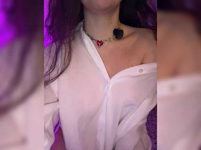 FeeBee's BongaCams show and profile