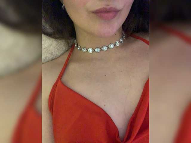 FeeBee's BongaCams show and profile