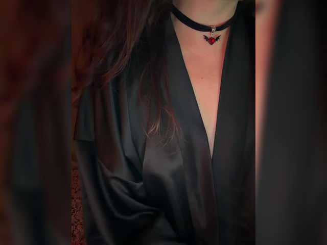 FeeBee's BongaCams show and profile