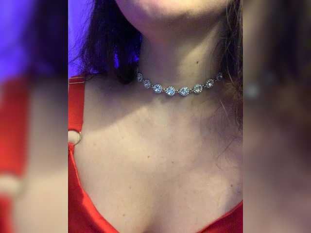 FeeBee's BongaCams show and profile