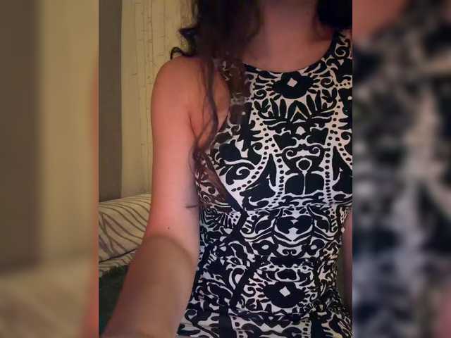 FeeBee's BongaCams show and profile