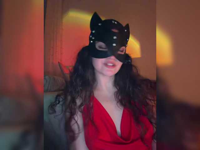 FeeBee's BongaCams show and profile