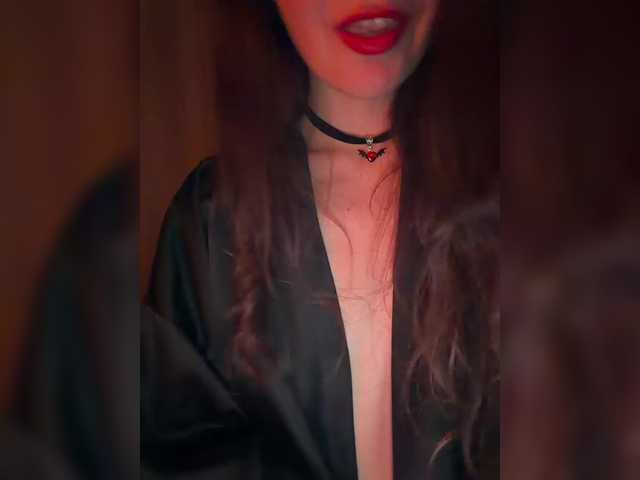 FeeBee's BongaCams show and profile