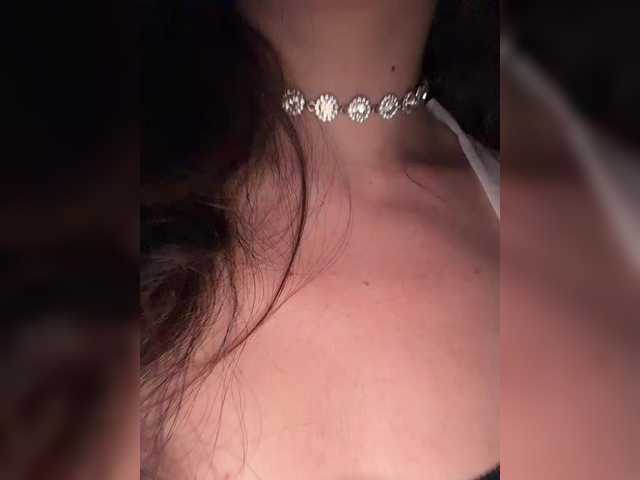 FeeBee's BongaCams show and profile