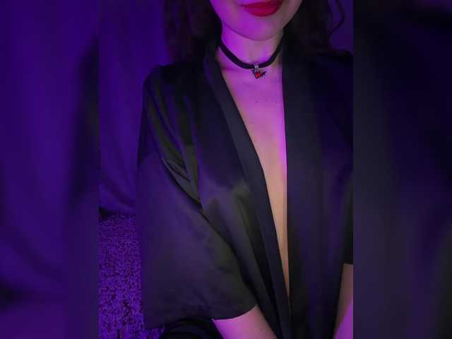 FeeBee's BongaCams show and profile