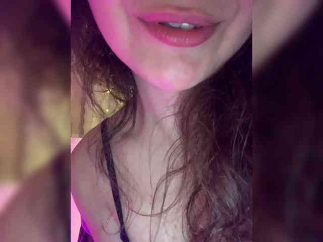 live cam bedroom FeeBee