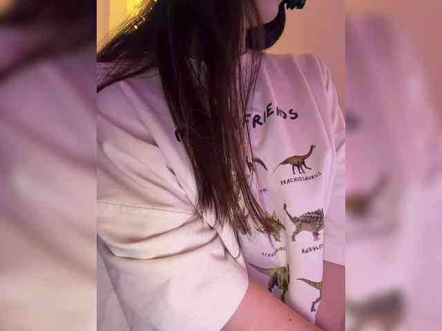 FeeBee Live Webcam on BongaCams