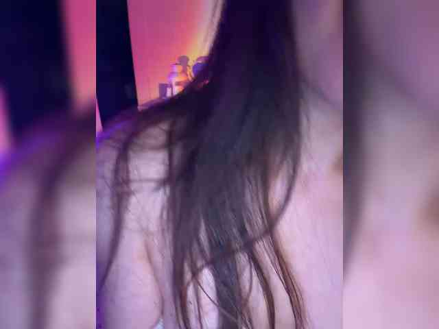 FeeBee Live Webcam on BongaCams