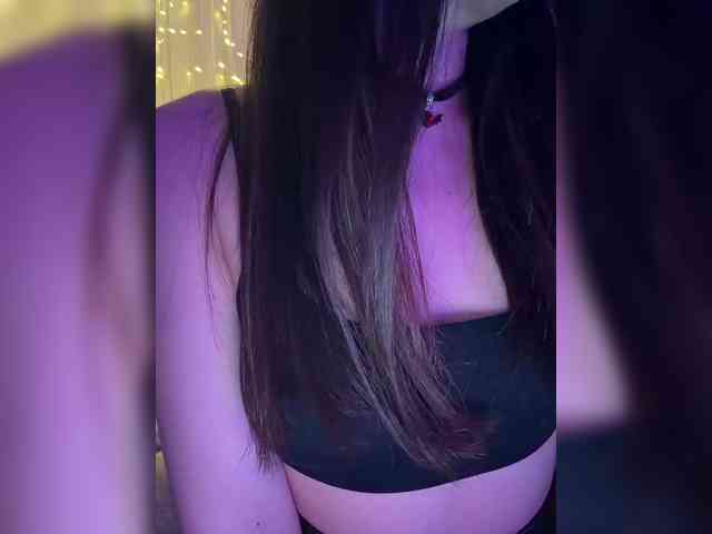 FeeBee Live Webcam on BongaCams