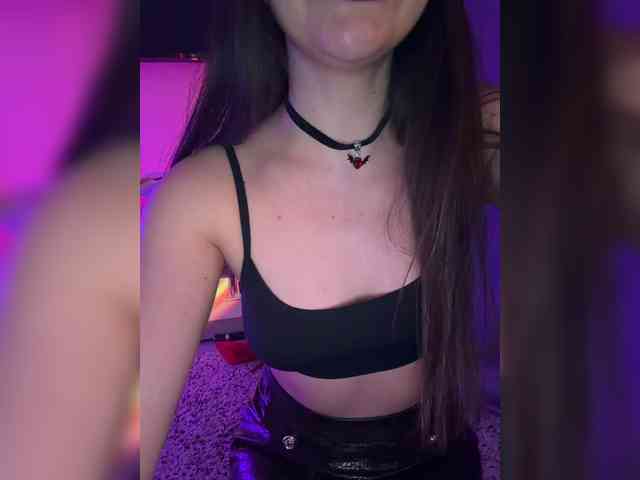 FeeBee Live Webcam on BongaCams